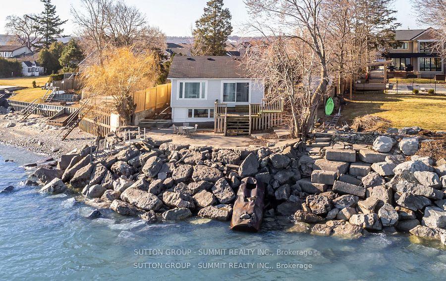 Front of 18 1/2 Lakeshore Drive