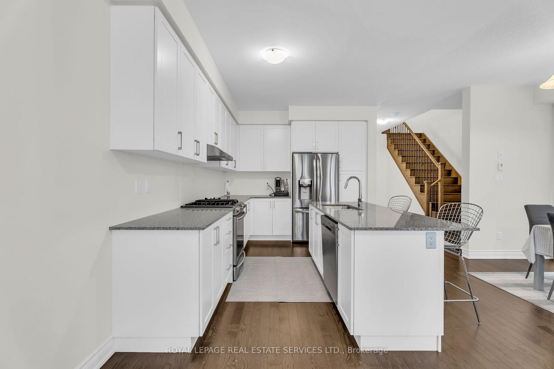 Photo 3 of Unit UPPER, 4 Hammerslea Court, Brampton, Bram West — HOMEH