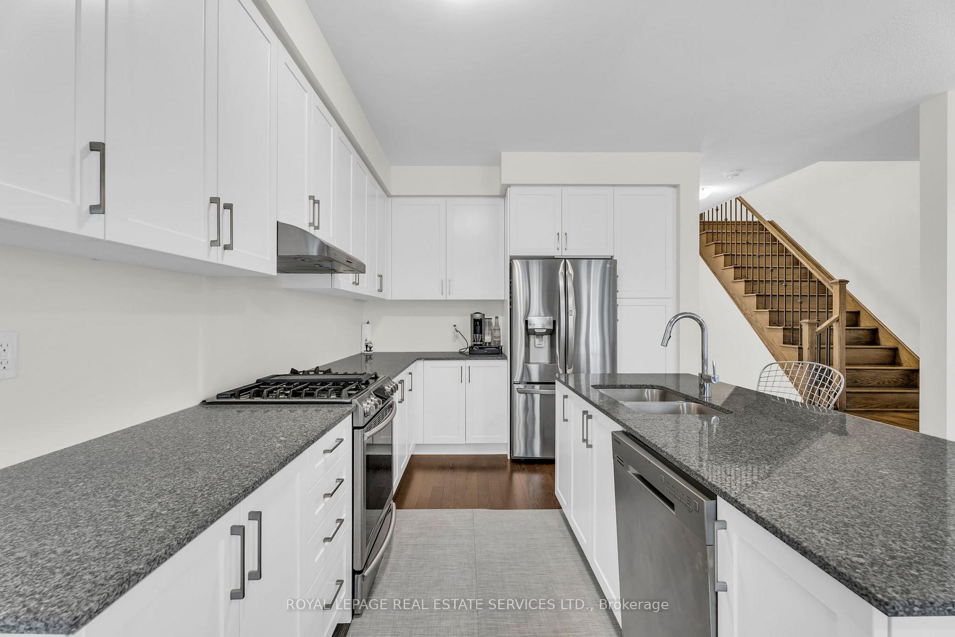 Photo 6 of Unit UPPER, 4 Hammerslea Court, Brampton, Bram West — HOMEH