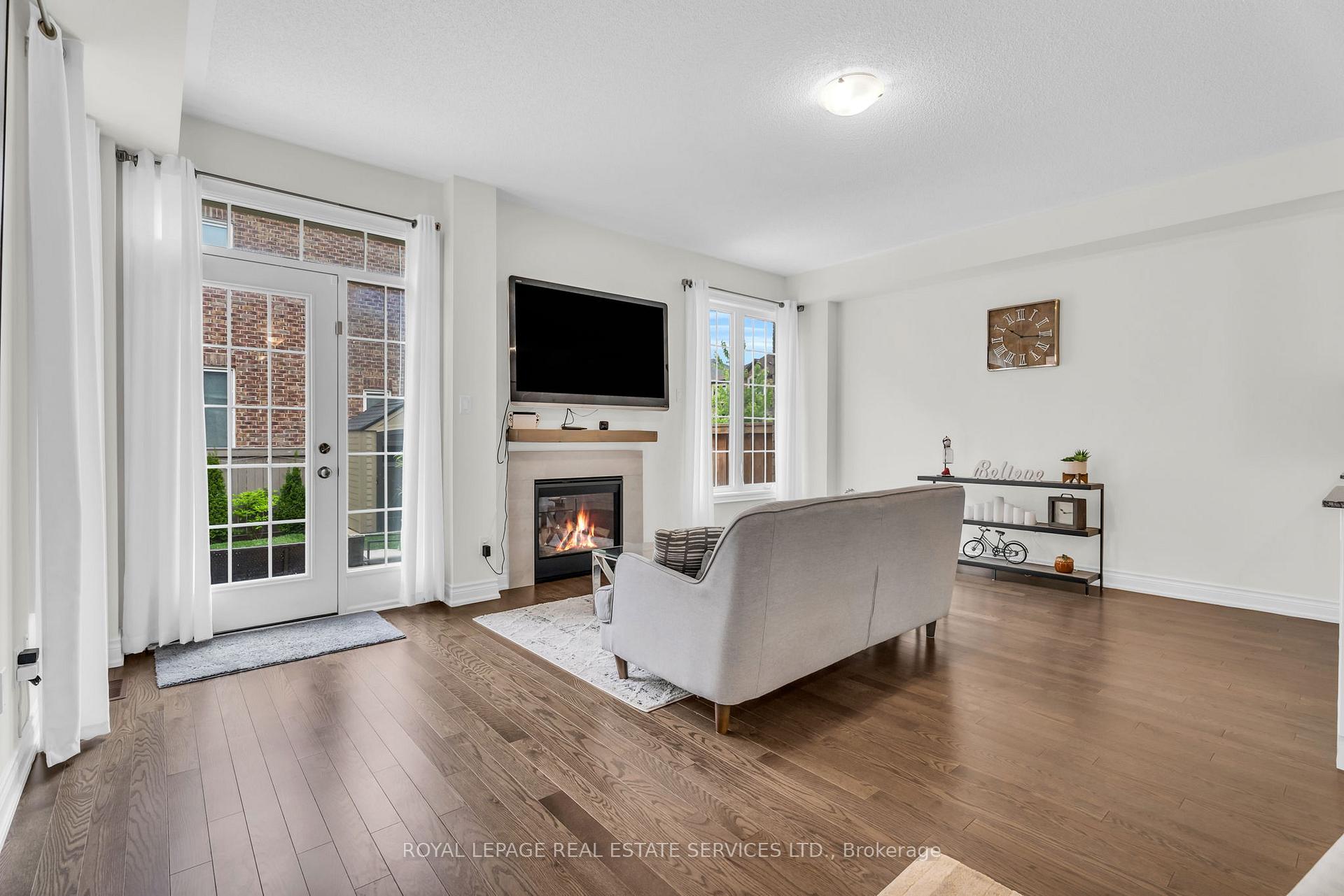 Photo 8 of Unit UPPER, 4 Hammerslea Court, Brampton, Bram West — HOMEH