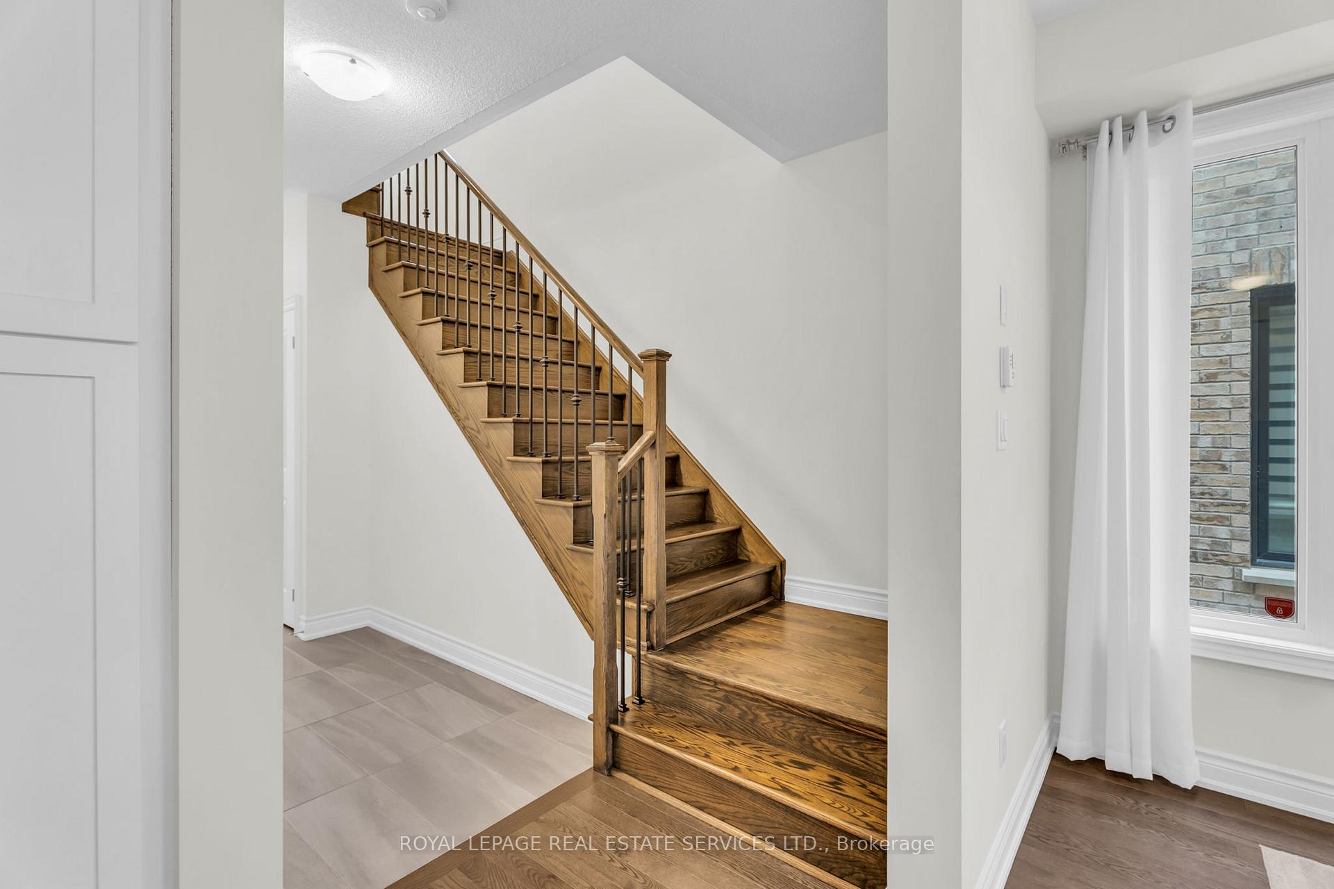 Photo 16 of Unit UPPER, 4 Hammerslea Court, Brampton, Bram West — HOMEH