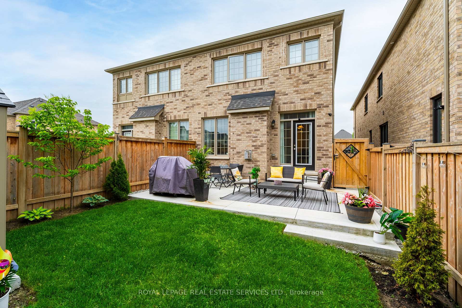 Photo 28 of Unit UPPER, 4 Hammerslea Court, Brampton, Bram West — HOMEH