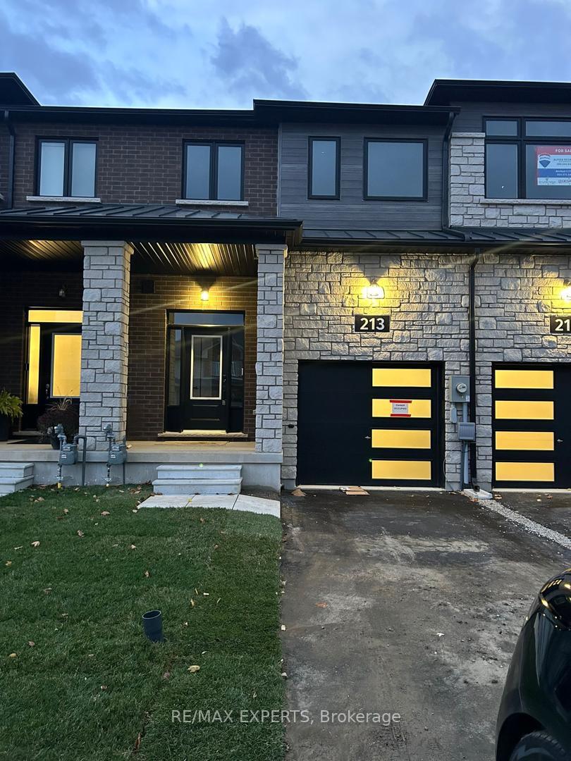 Photo 1 of 213 Lormont Boulevard, Hamilton, Stoney Creek Mountain — HOMEH