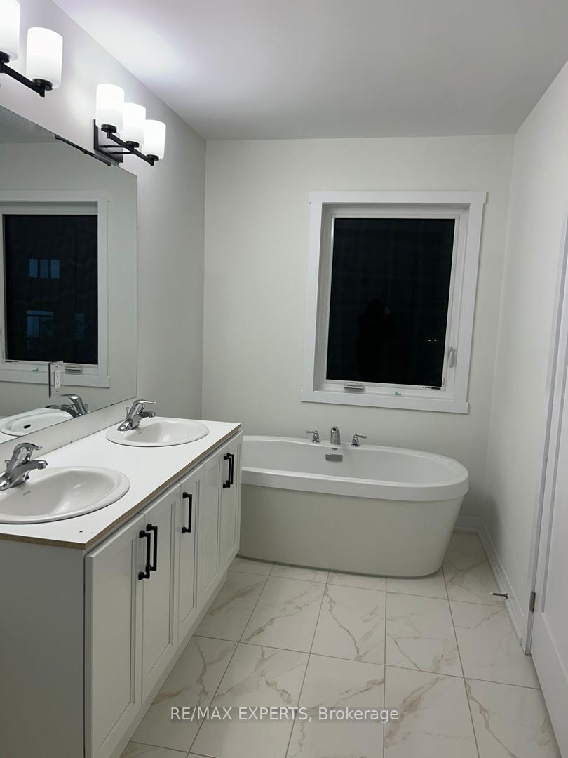 Photo 9 of 213 Lormont Boulevard, Hamilton, Stoney Creek Mountain — HOMEH