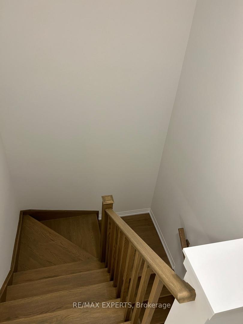 Photo 15 of 213 Lormont Boulevard, Hamilton, Stoney Creek Mountain — HOMEH