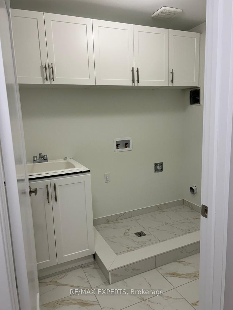 Photo 16 of 213 Lormont Boulevard, Hamilton, Stoney Creek Mountain — HOMEH