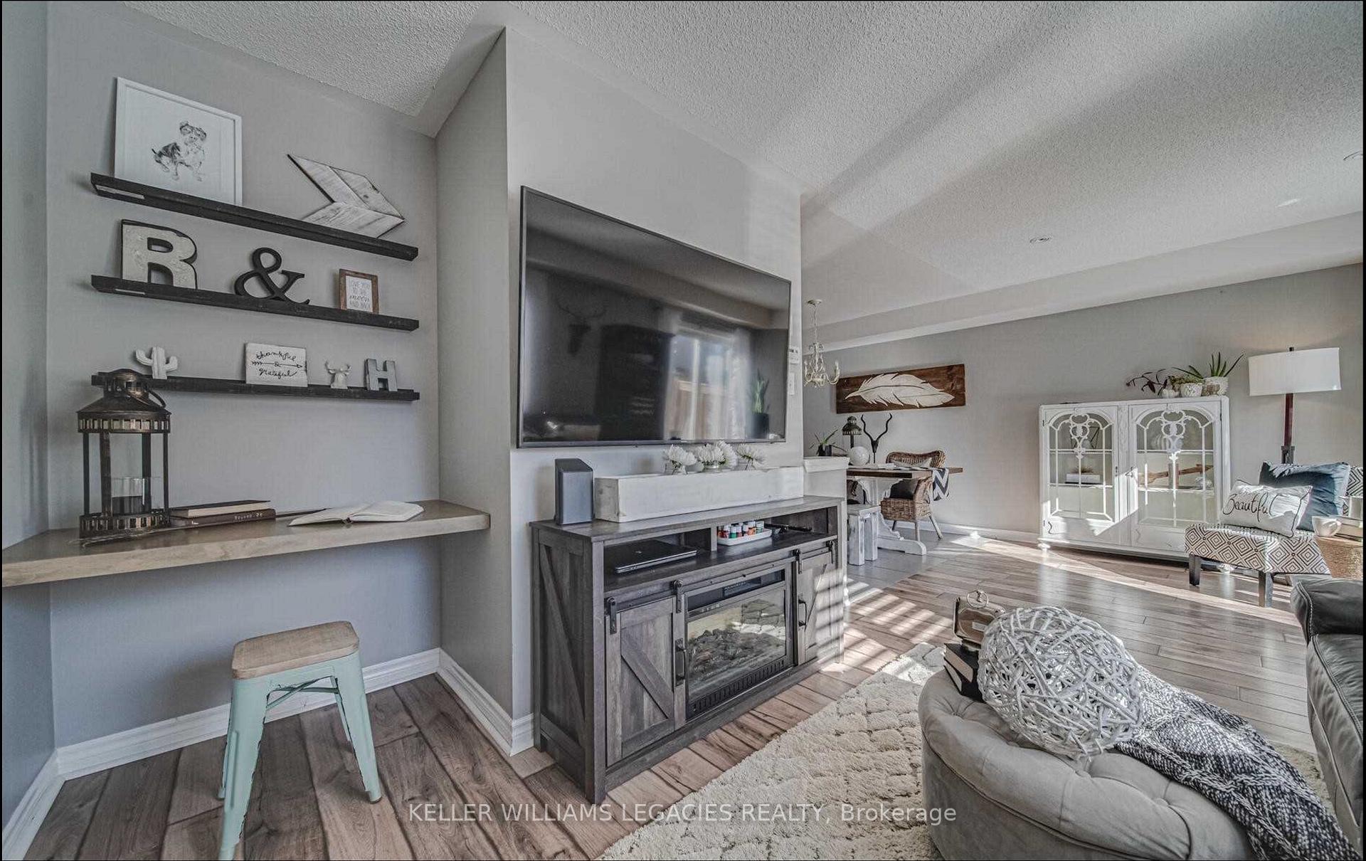 Photo 9 of 11 Carey Lane, Clarington, Bowmanville — HOMEH