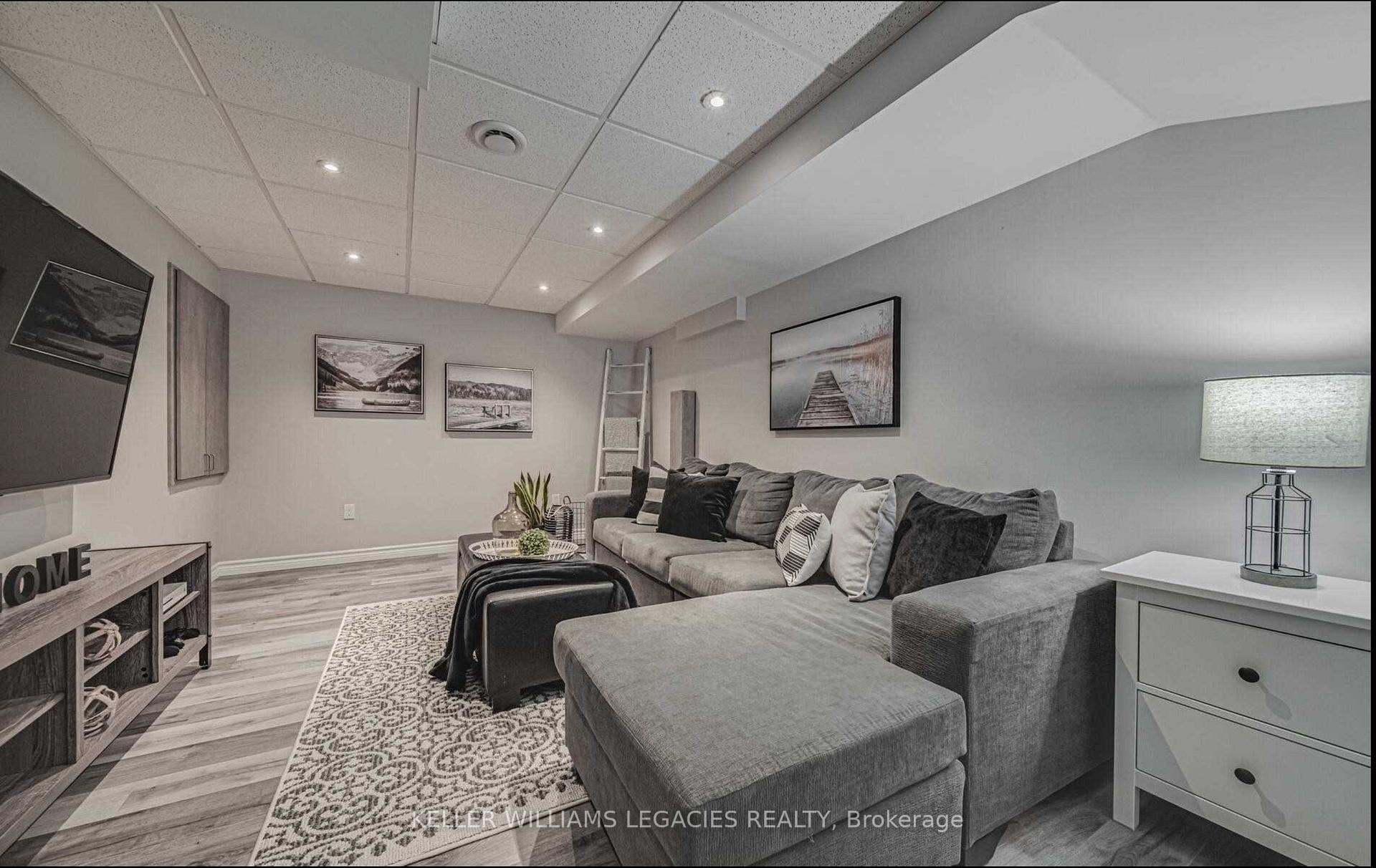 Photo 14 of 11 Carey Lane, Clarington, Bowmanville — HOMEH
