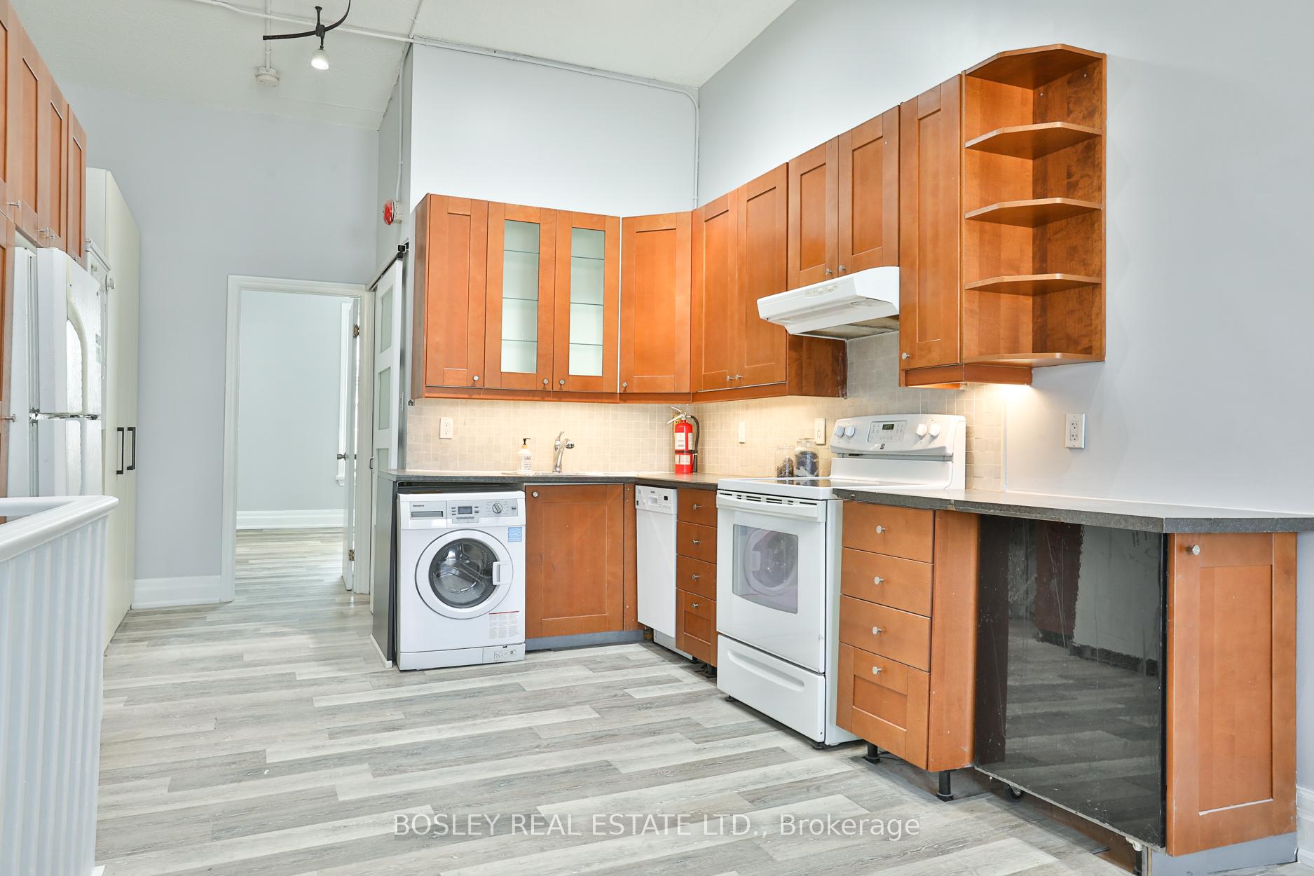 Photo 2 of Unit 3rd fl, 179 Queen Street E, Toronto, Moss Park — HOMEH