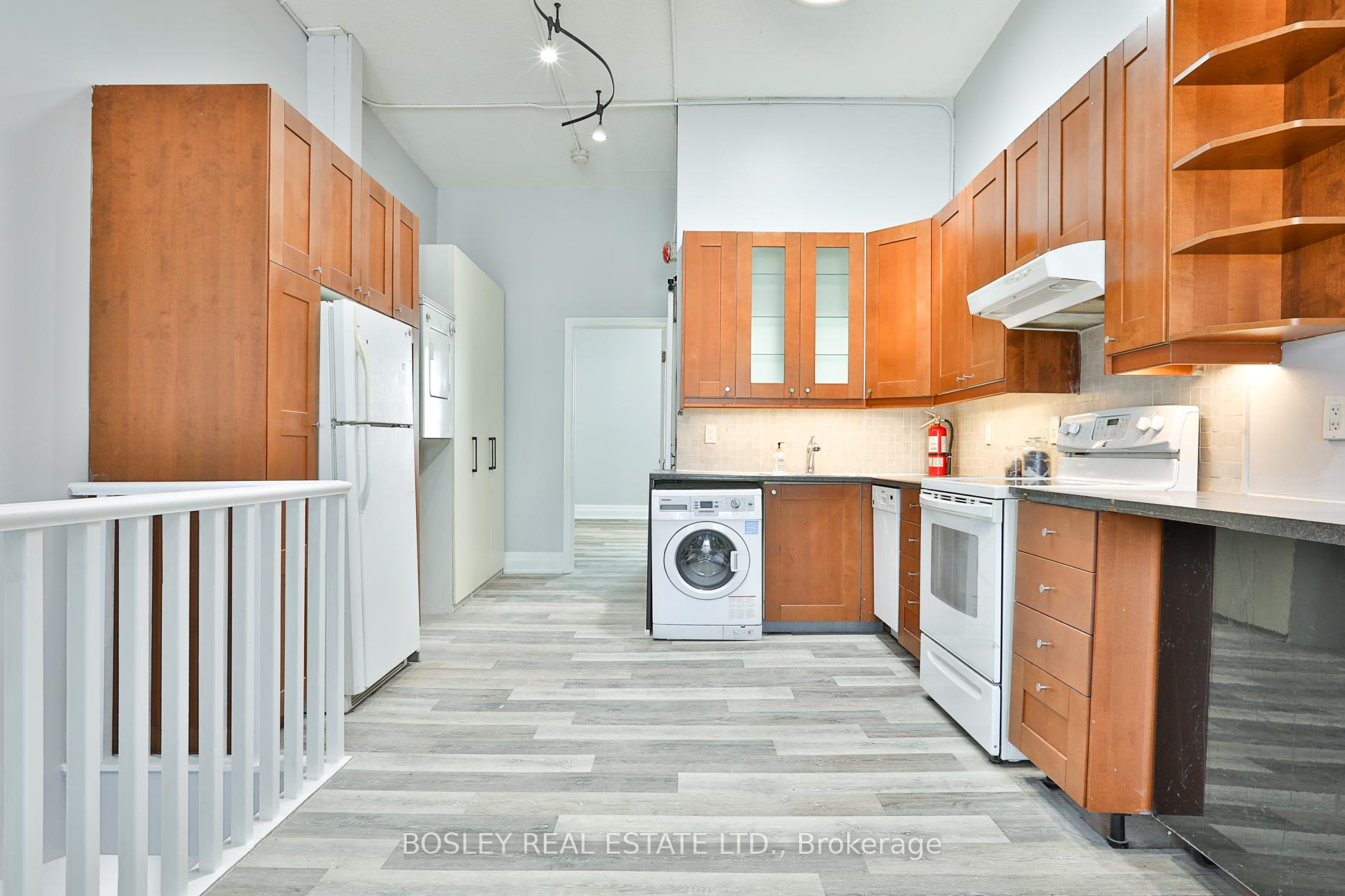 Photo 4 of Unit 3rd fl, 179 Queen Street E, Toronto, Moss Park — HOMEH