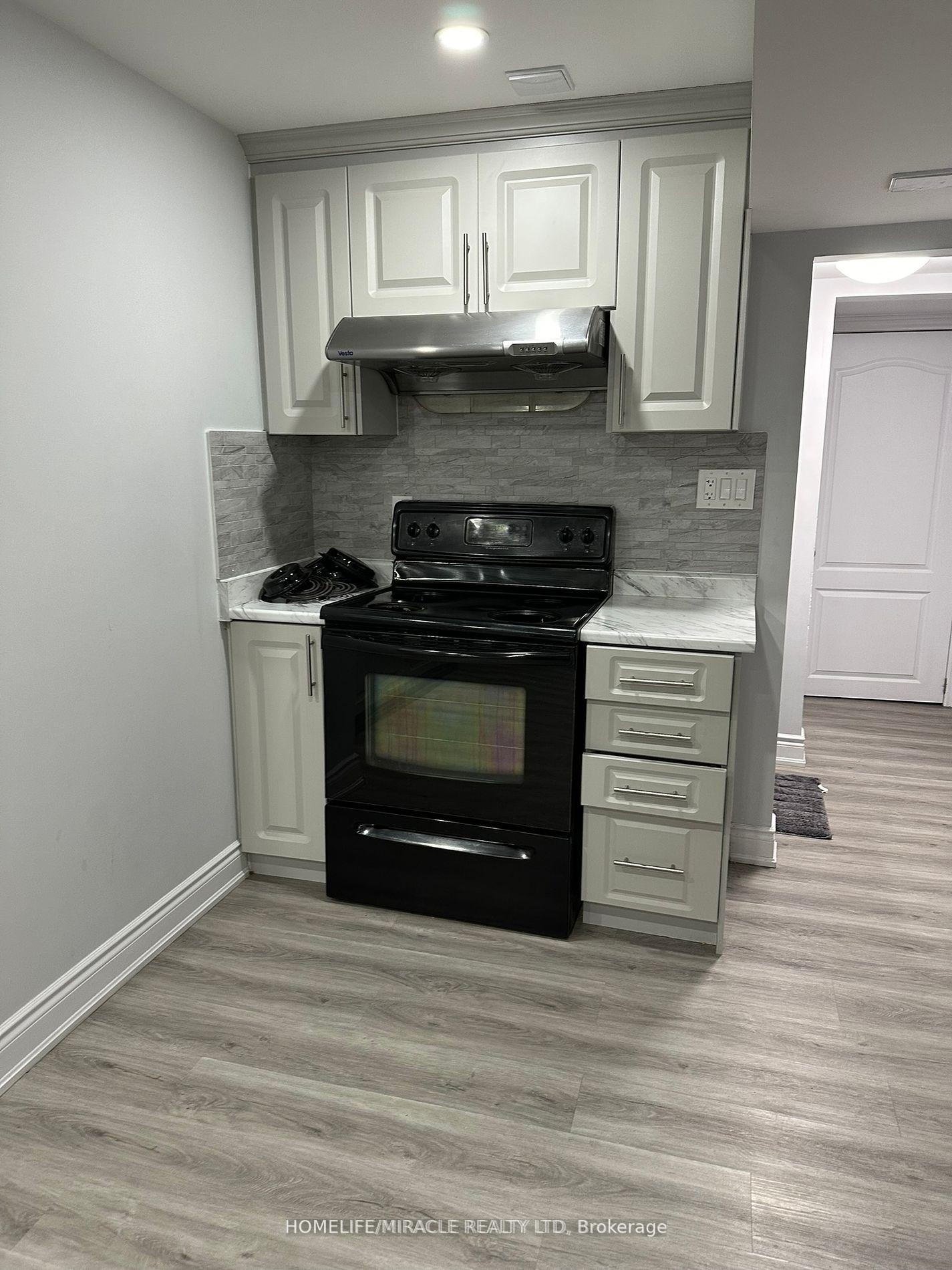 Photo 4 of Unit Bsmt, 132 Owlridge Drive, Brampton, Credit Valley — HOMEH