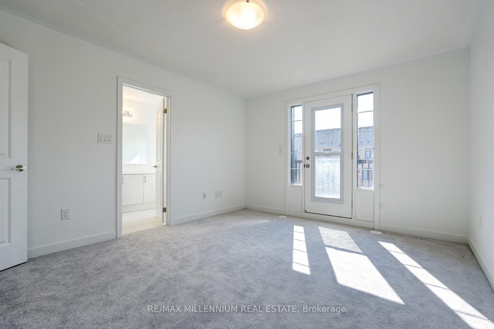 Photo 12 of 9 Selfridge Way, Whitby, Downtown Whitby — HOMEH