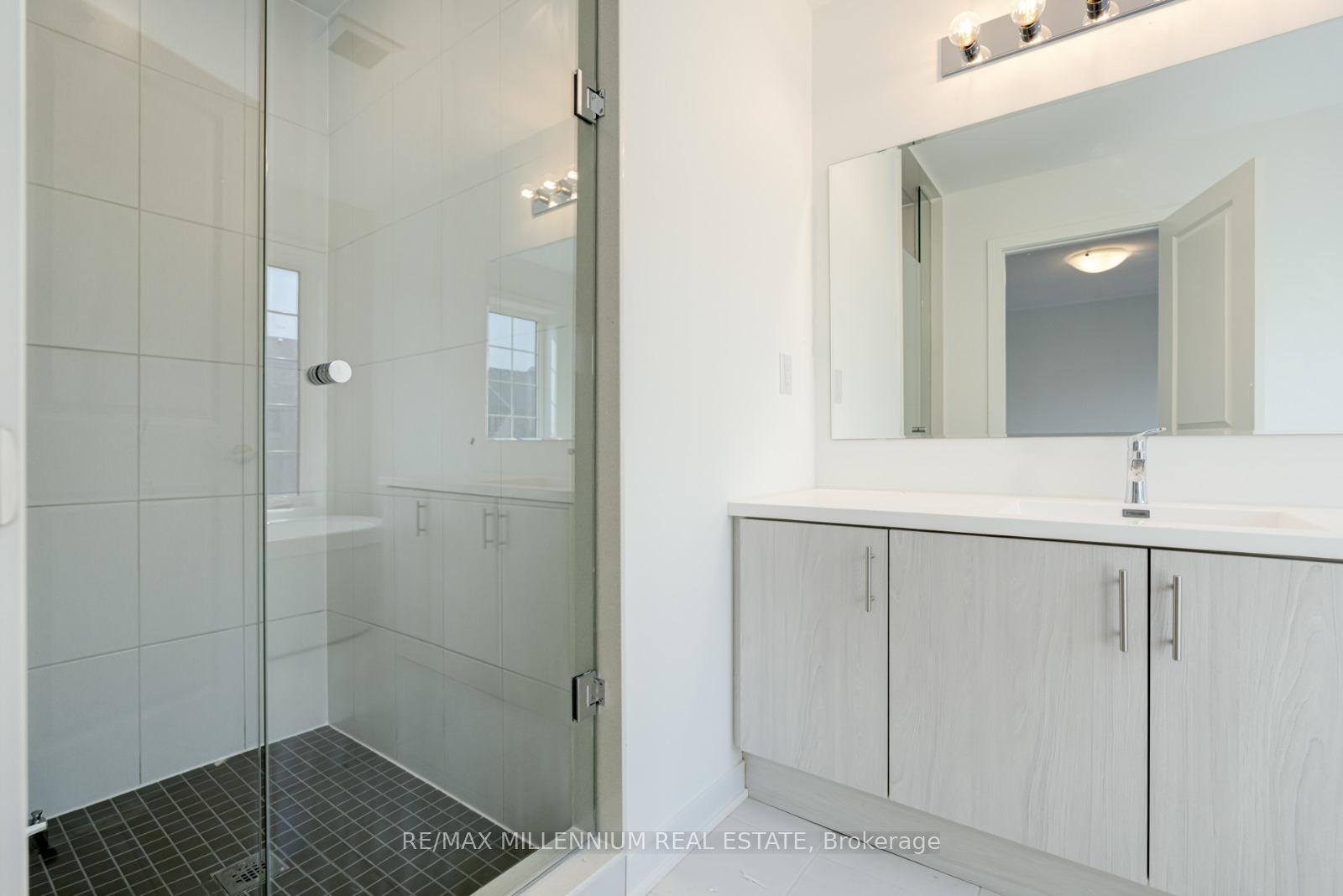 Photo 16 of 9 Selfridge Way, Whitby, Downtown Whitby — HOMEH