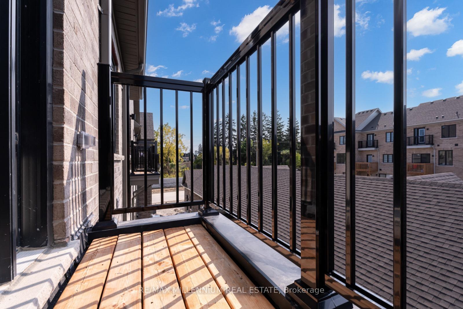 Photo 20 of 9 Selfridge Way, Whitby, Downtown Whitby — HOMEH