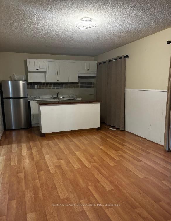 Photo 4 of Unit 2ndUnit, 20 Roseville Drive, Brampton, Brampton South — HOMEH