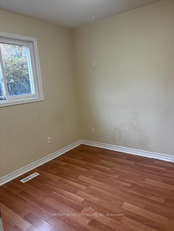 Photo 5 of Unit 2ndUnit, 20 Roseville Drive, Brampton, Brampton South — HOMEH
