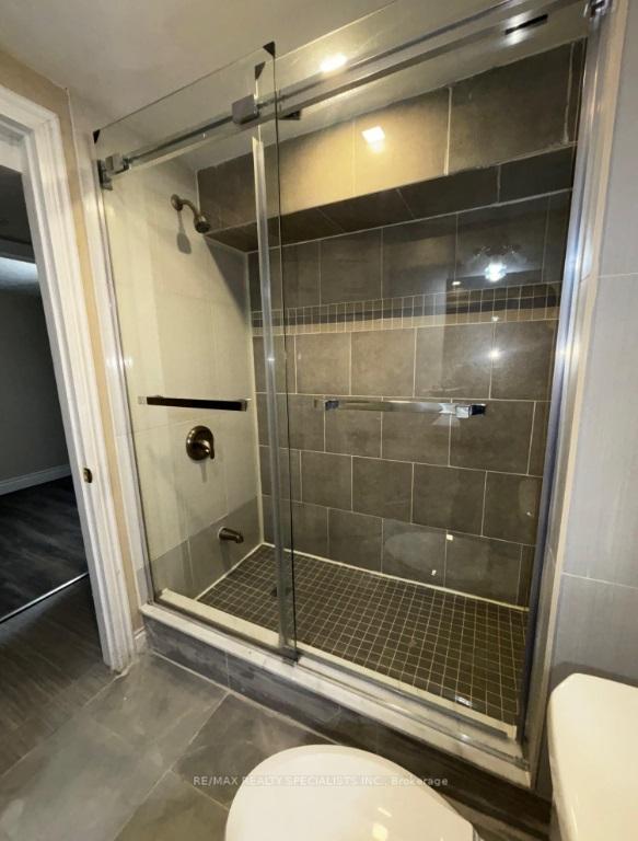 Photo 14 of Unit 2ndUnit, 20 Roseville Drive, Brampton, Brampton South — HOMEH