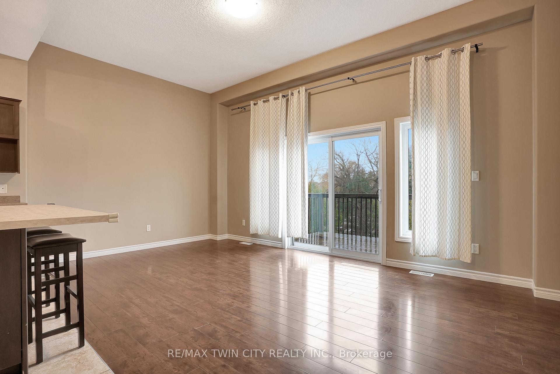 Photo 12 of 561 Landgren Court, Kitchener — HOMEH