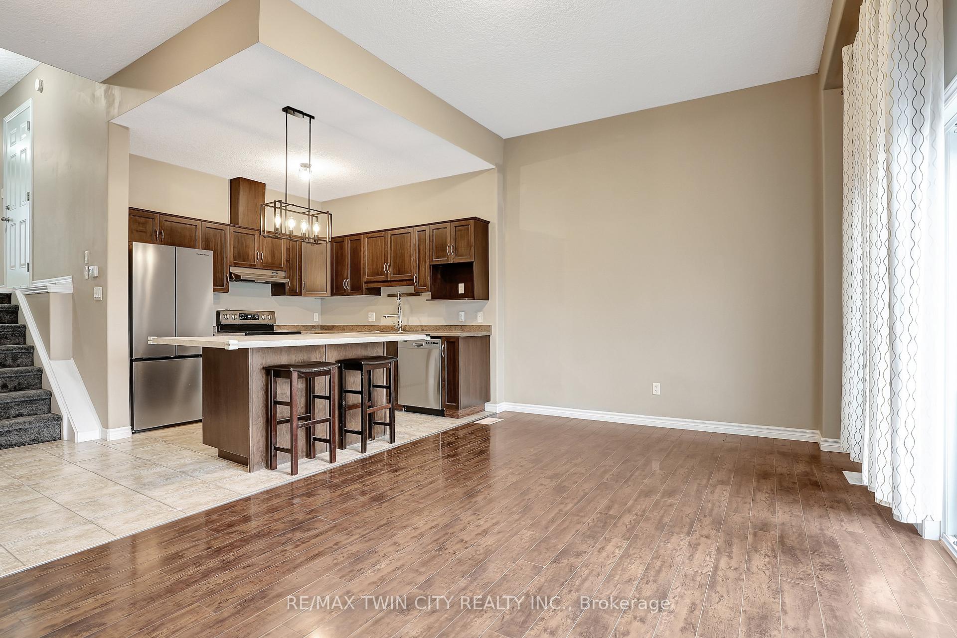 Photo 13 of 561 Landgren Court, Kitchener — HOMEH