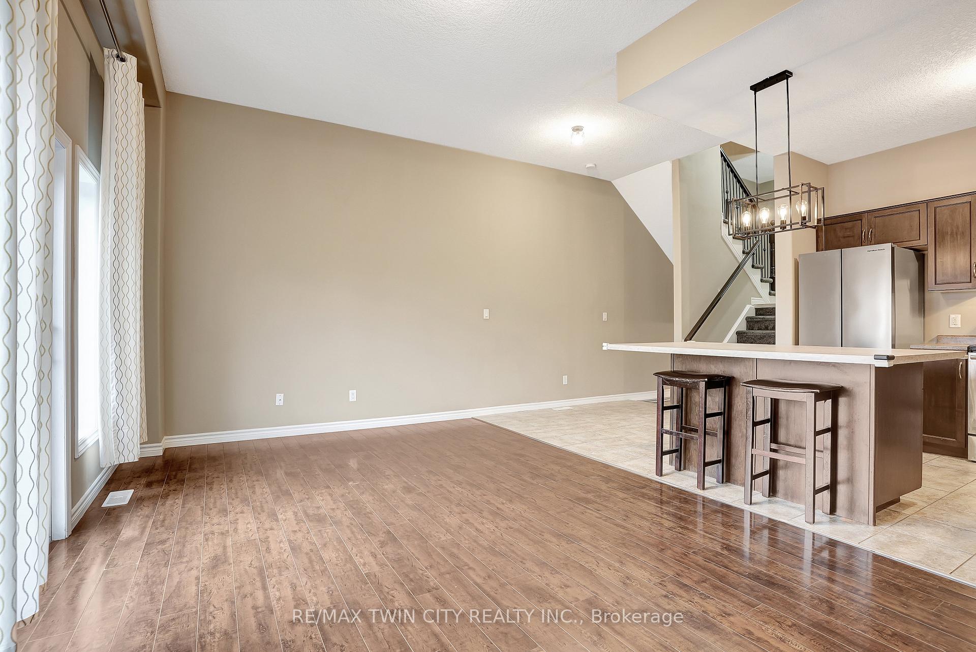 Photo 14 of 561 Landgren Court, Kitchener — HOMEH