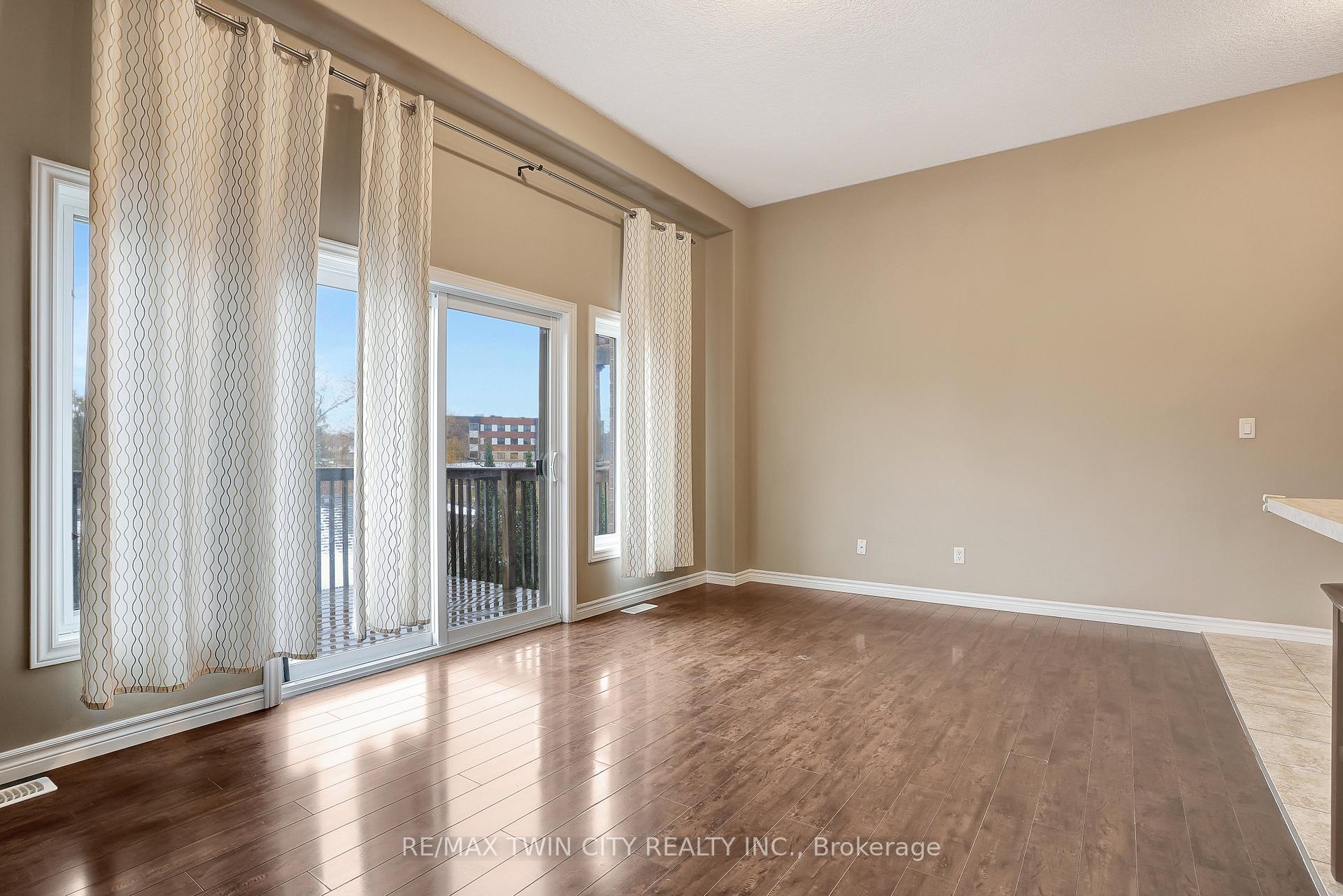 Photo 16 of 561 Landgren Court, Kitchener — HOMEH