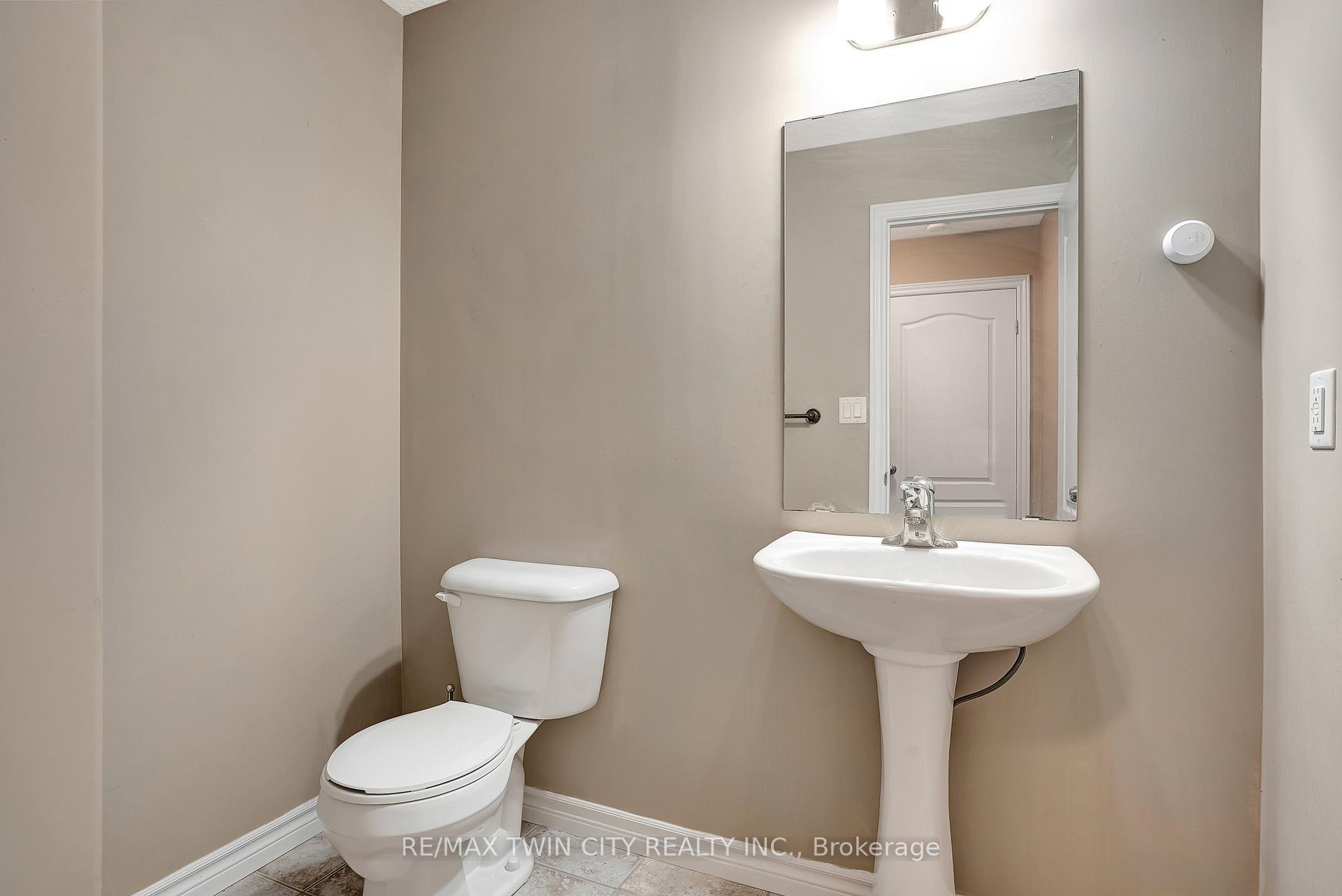 Photo 15 of 561 Landgren Court, Kitchener — HOMEH