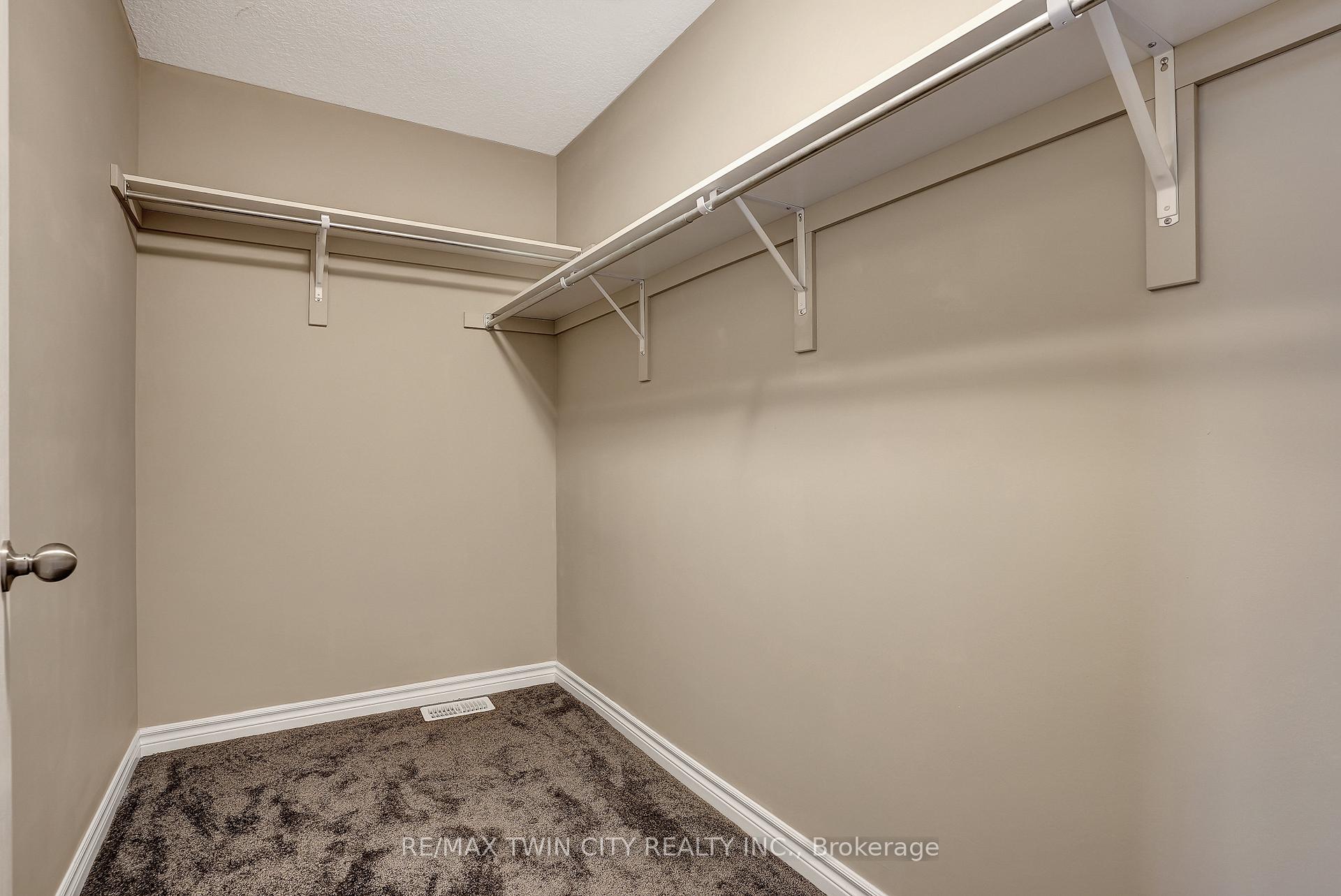 Photo 19 of 561 Landgren Court, Kitchener — HOMEH