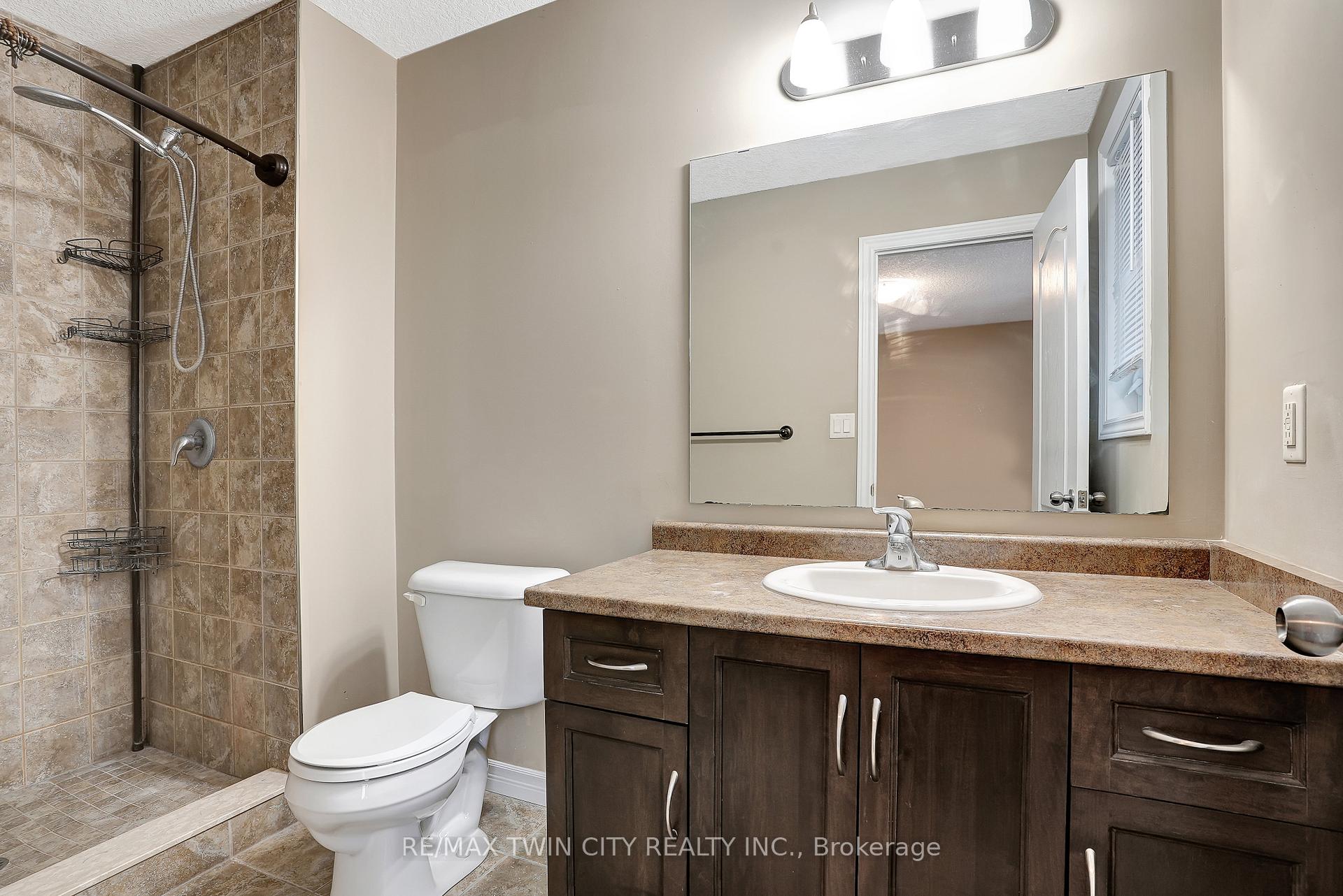 Photo 21 of 561 Landgren Court, Kitchener — HOMEH