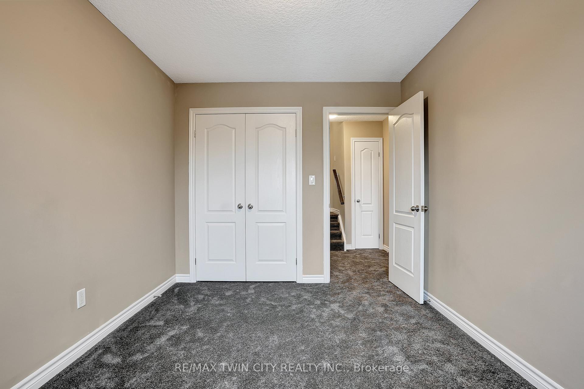 Photo 26 of 561 Landgren Court, Kitchener — HOMEH