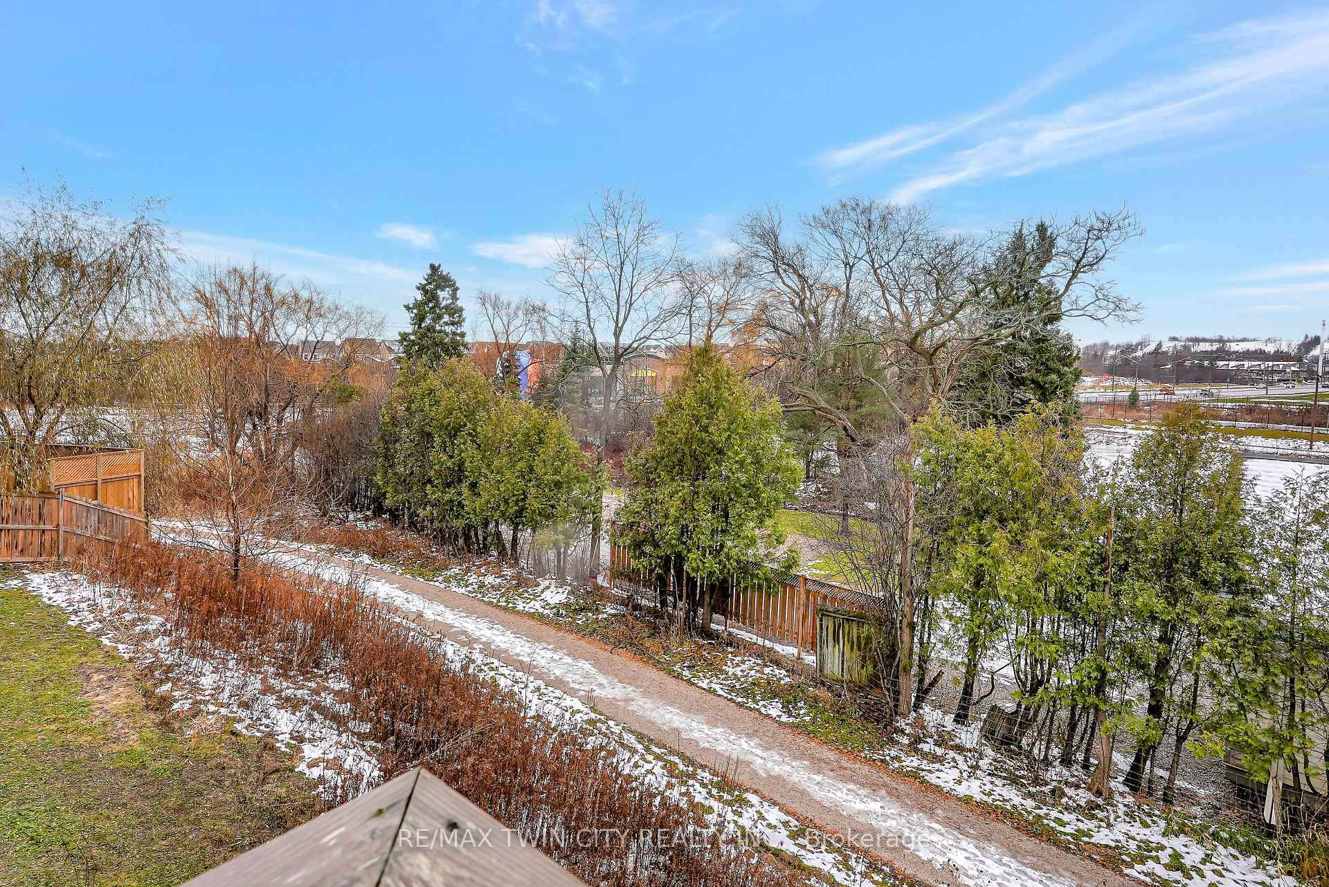 Photo 34 of 561 Landgren Court, Kitchener — HOMEH