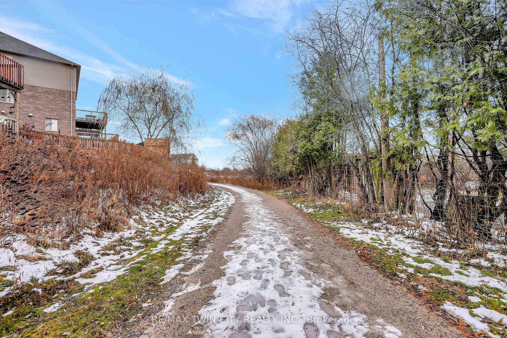 Photo 39 of 561 Landgren Court, Kitchener — HOMEH