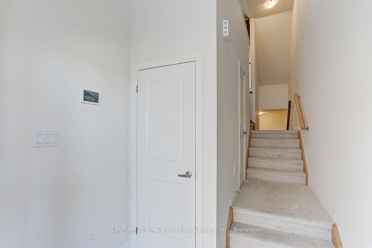 Photo 3 of 104 Carneros Way, Markham, Box Grove — HOMEH