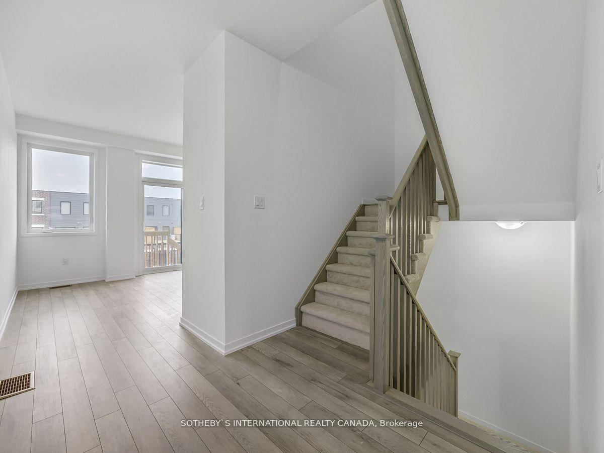Photo 7 of 215 Monarch Avenue, Ajax, South West — HOMEH