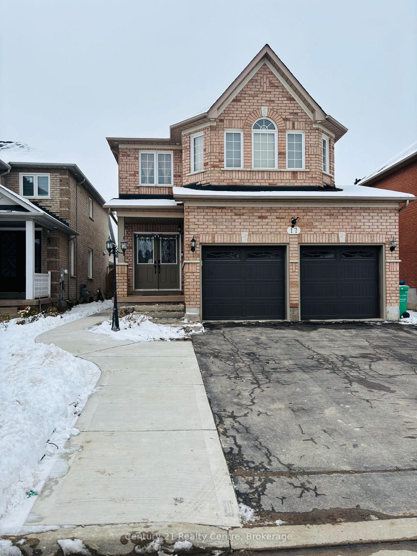 Photo 18 of 17 Fallstar Crescent, Brampton, Fletcher's Meadow — HOMEH