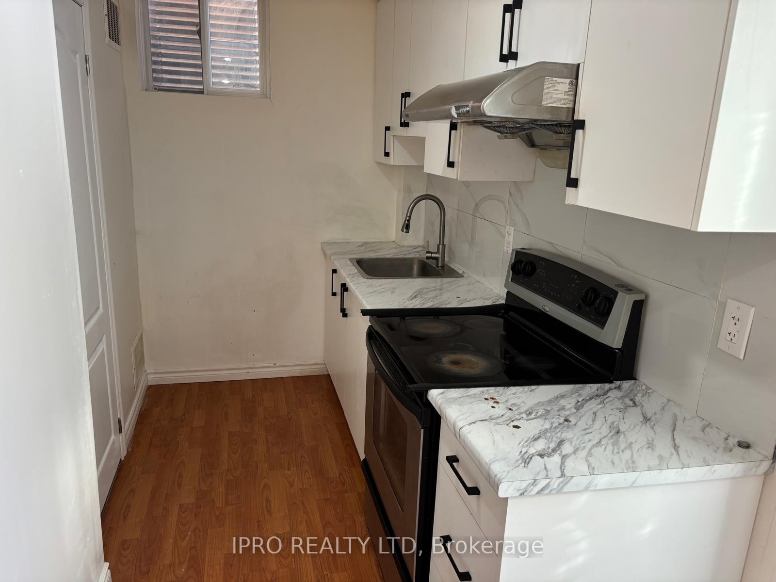 Photo 3 of 10 Reynolds Avenue, Brampton, Bram East — HOMEH