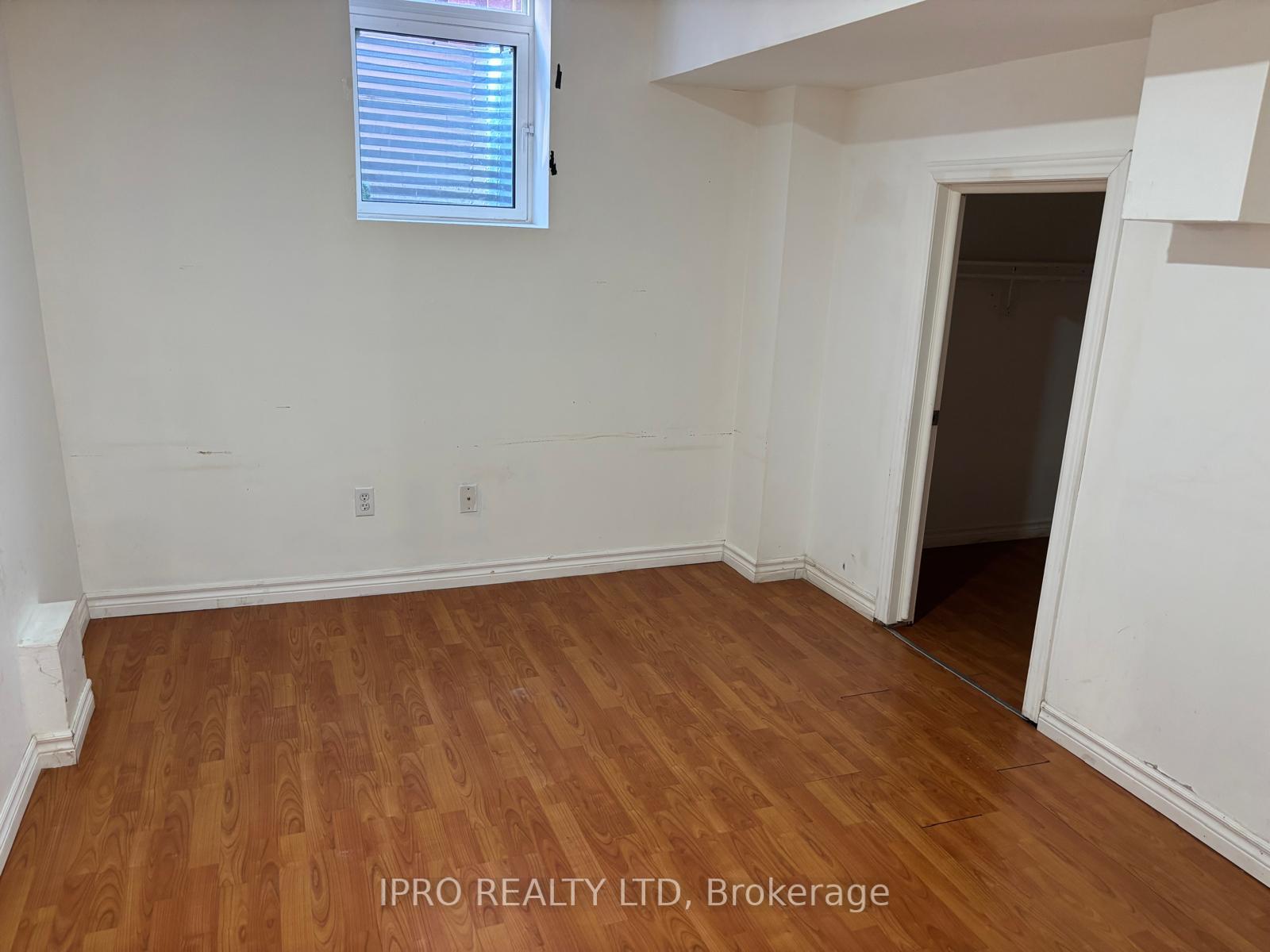 Photo 4 of 10 Reynolds Avenue, Brampton, Bram East — HOMEH