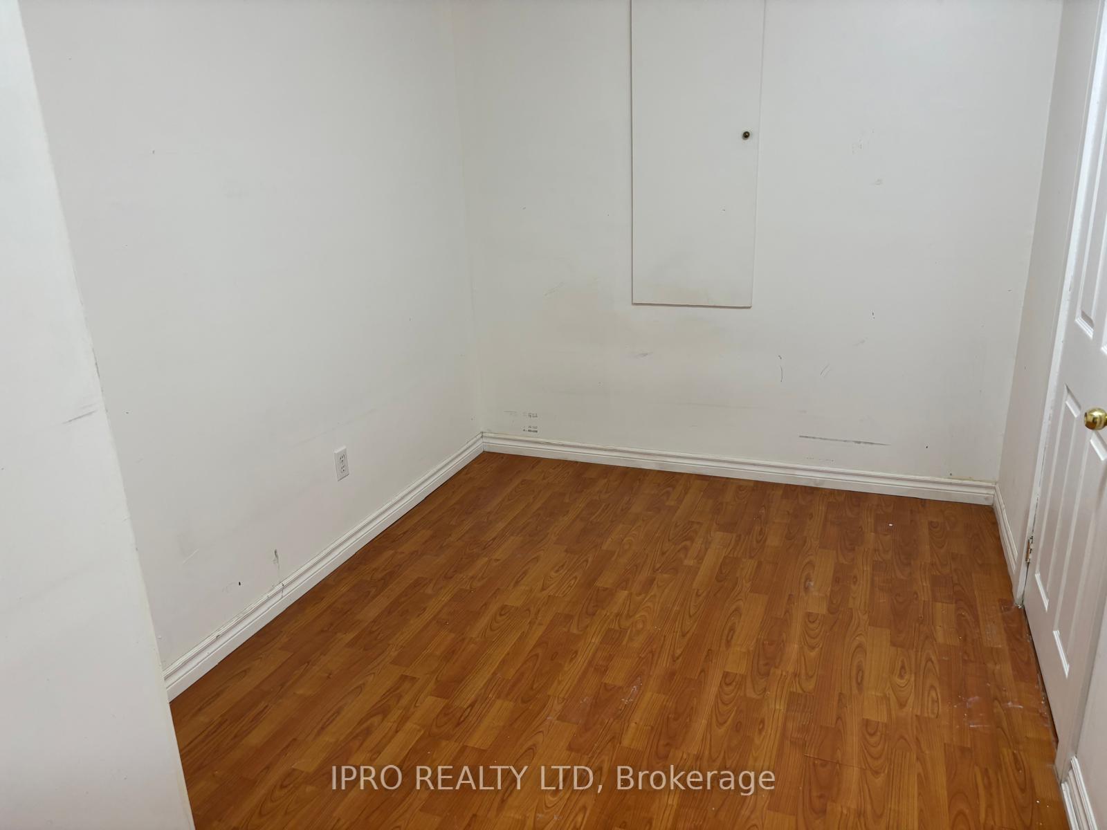 Photo 6 of 10 Reynolds Avenue, Brampton, Bram East — HOMEH