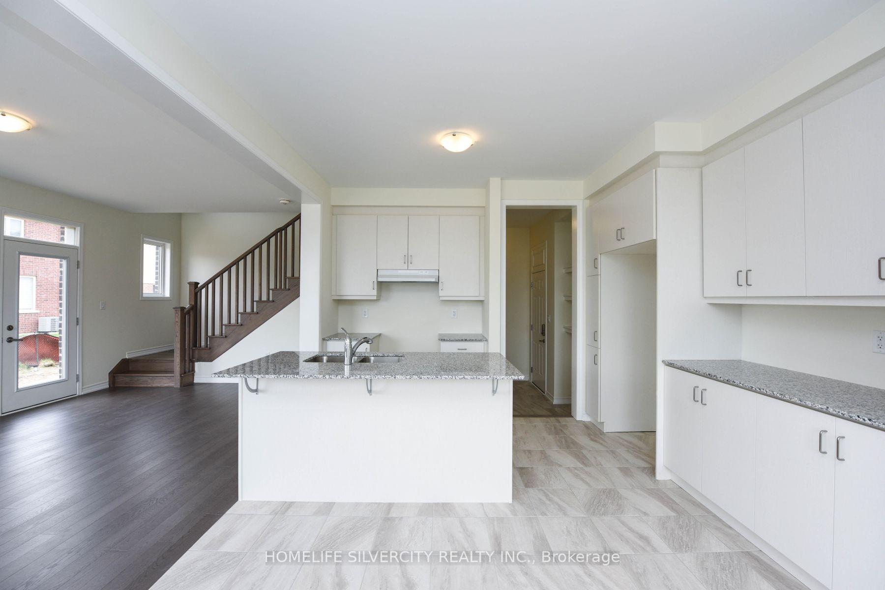 Photo 4 of 49 Callandar Road, Brampton, Northwest Brampton — HOMEH