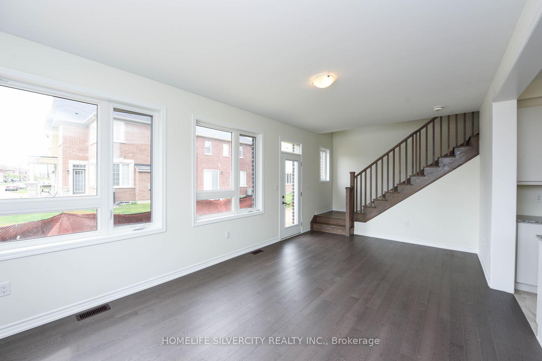Photo 12 of 49 Callandar Road, Brampton, Northwest Brampton — HOMEH