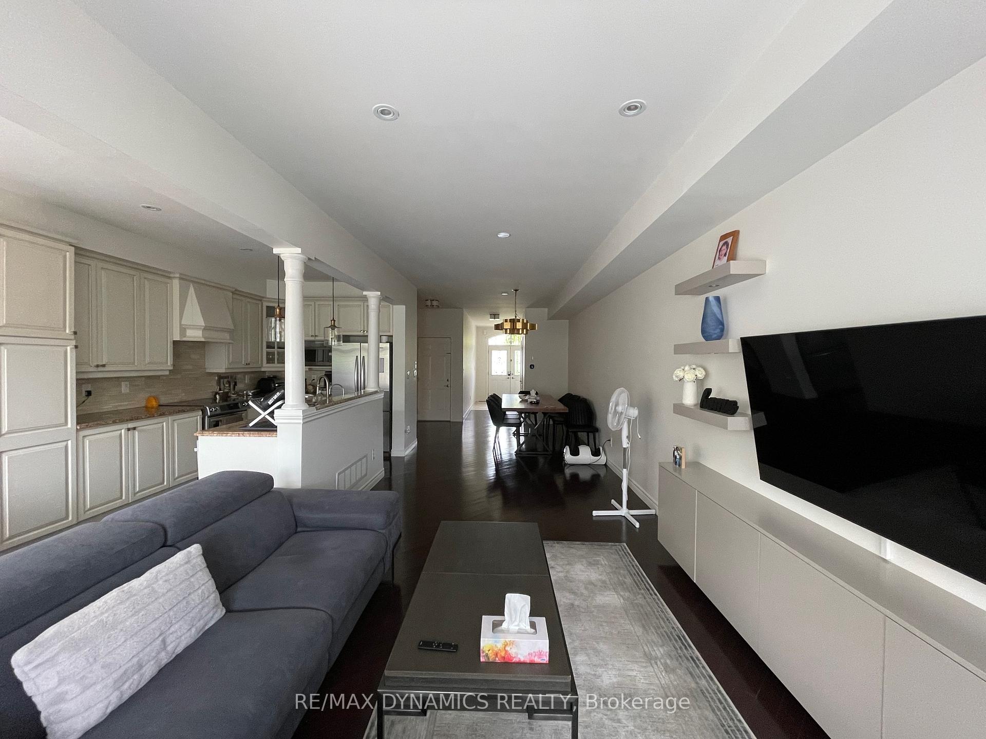 Photo 6 of 59 Millhouse Court, Vaughan, Patterson — HOMEH