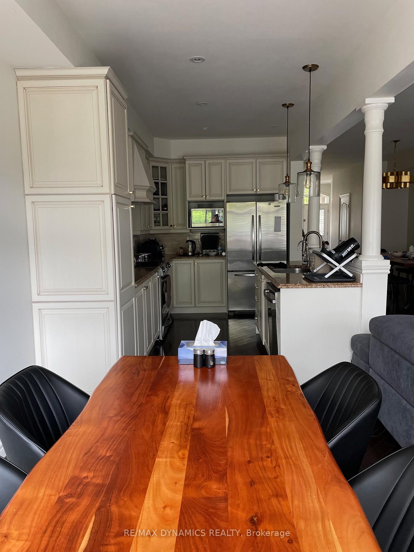 Photo 3 of 59 Millhouse Court, Vaughan, Patterson — HOMEH