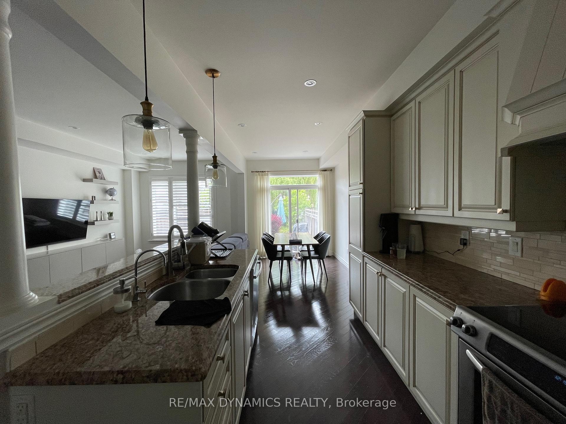 Photo 10 of 59 Millhouse Court, Vaughan, Patterson — HOMEH