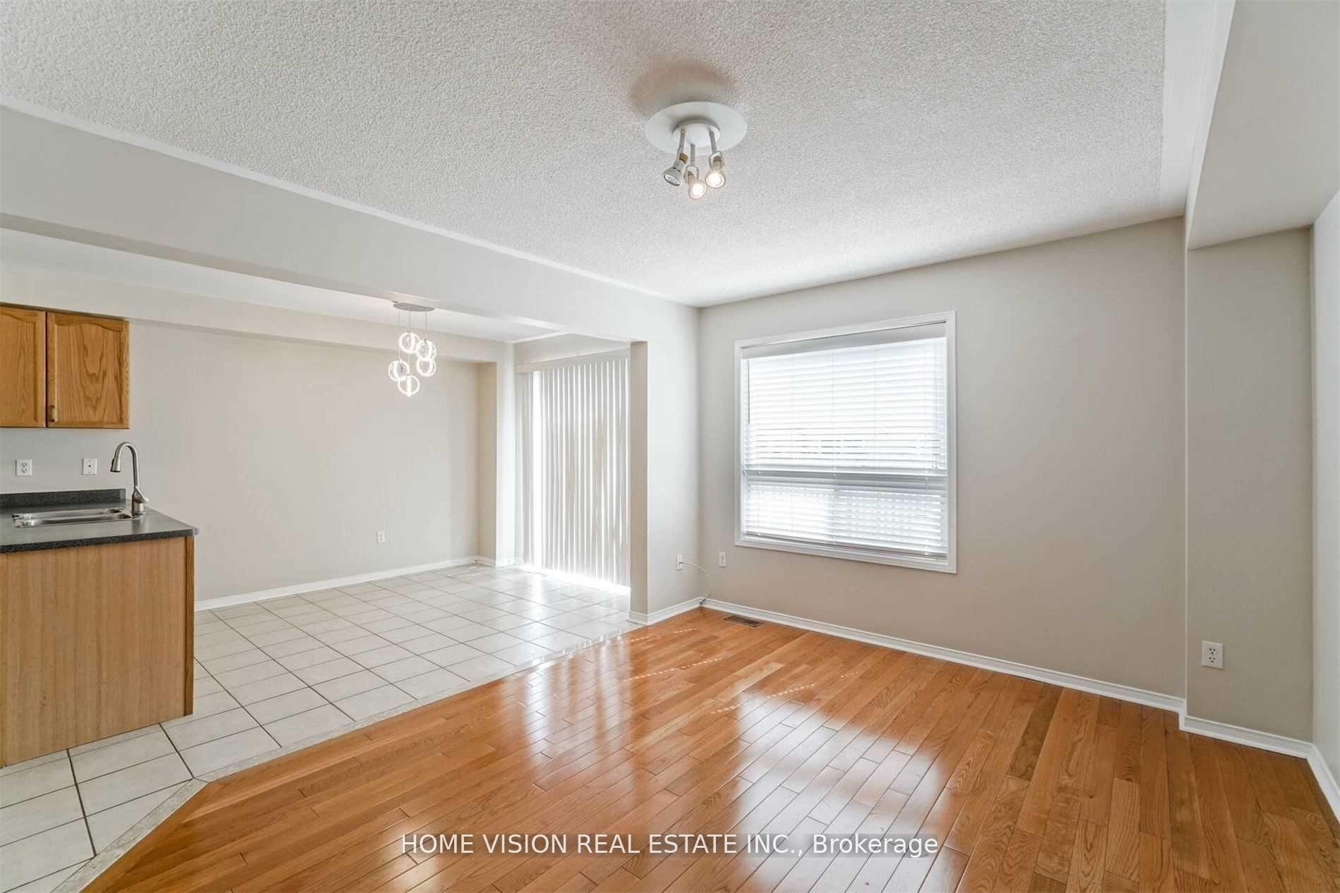 Photo 6 of 10 Mistdale Crescent, Brampton, Fletcher's Meadow — HOMEH