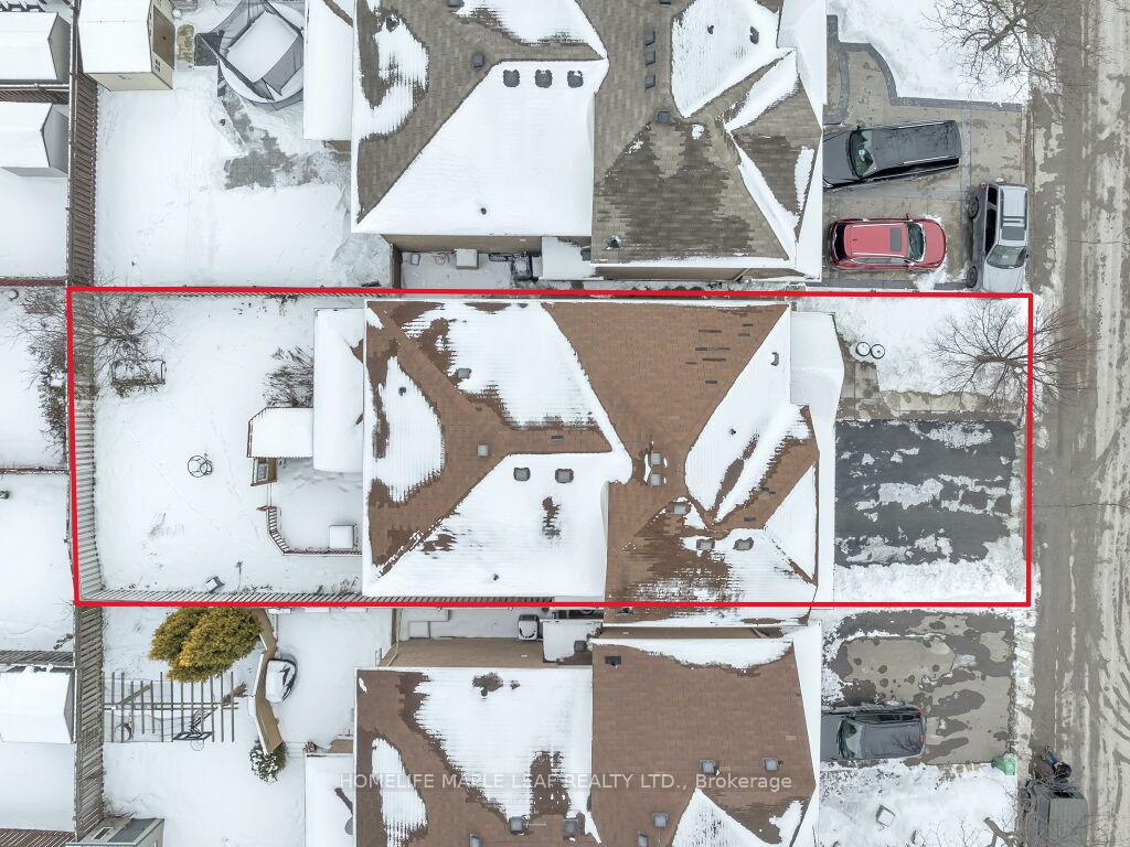Photo 3 of 129 Cadillac Crescent, Brampton, Fletcher's Meadow — HOMEH