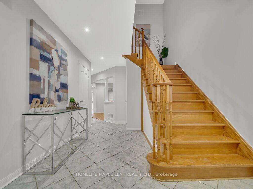Photo 4 of 129 Cadillac Crescent, Brampton, Fletcher's Meadow — HOMEH