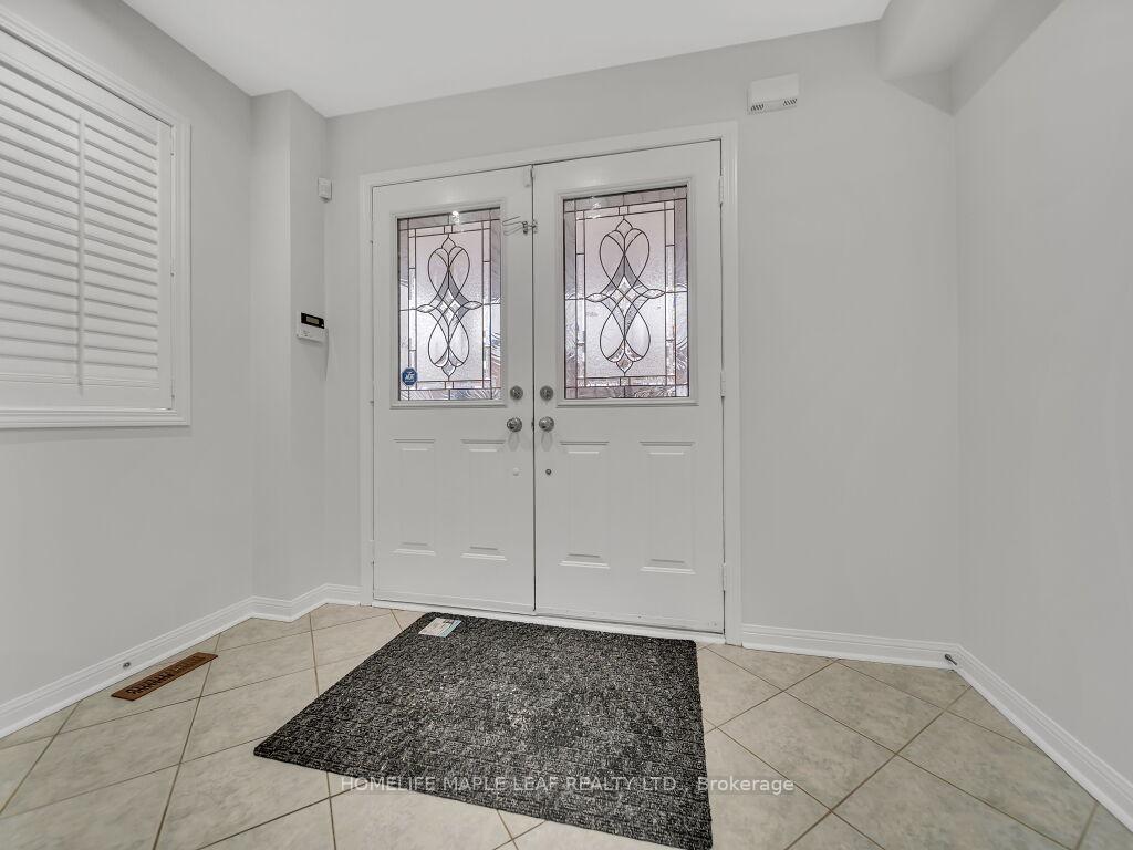 Photo 6 of 129 Cadillac Crescent, Brampton, Fletcher's Meadow — HOMEH