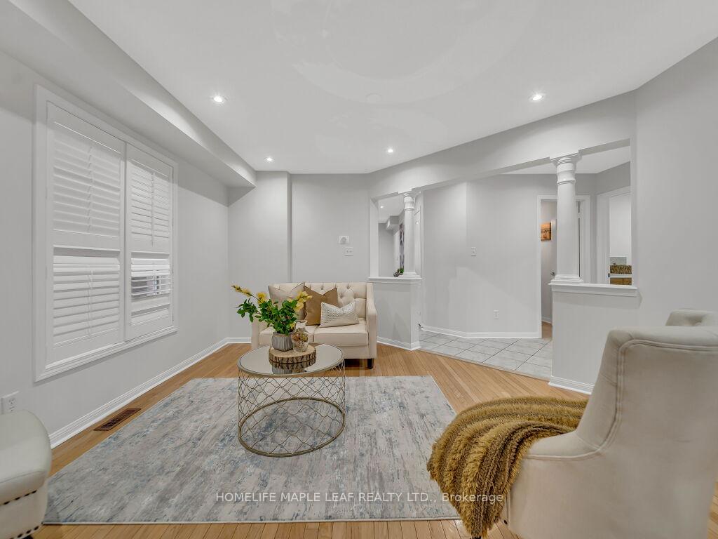 Photo 8 of 129 Cadillac Crescent, Brampton, Fletcher's Meadow — HOMEH