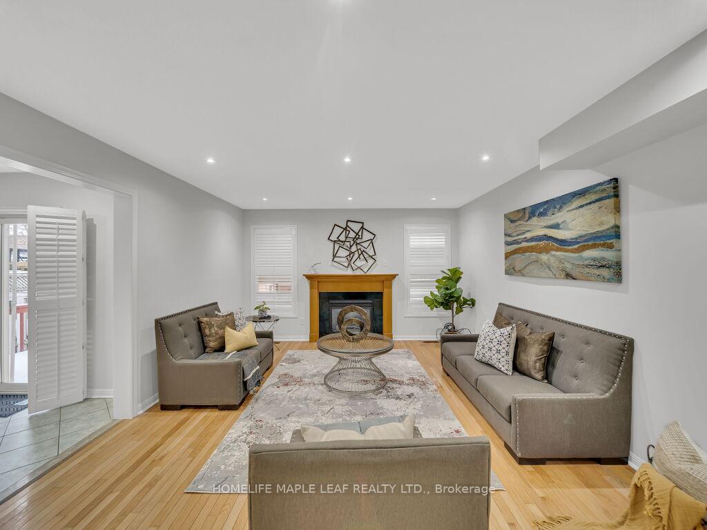 Photo 9 of 129 Cadillac Crescent, Brampton, Fletcher's Meadow — HOMEH
