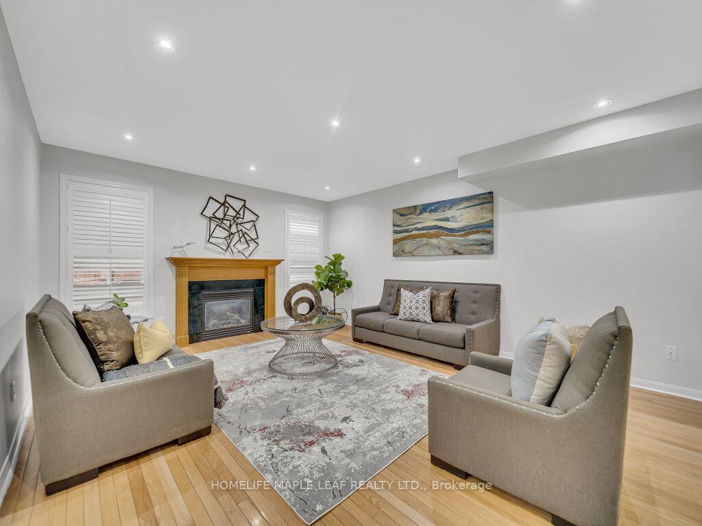 Photo 10 of 129 Cadillac Crescent, Brampton, Fletcher's Meadow — HOMEH