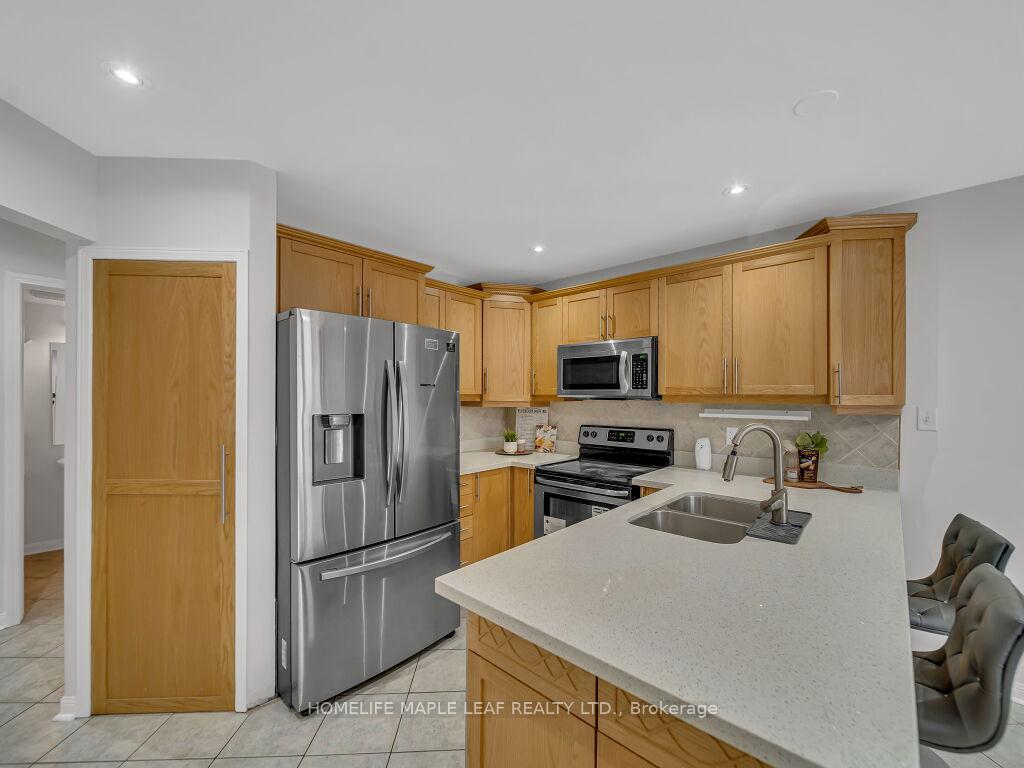 Photo 12 of 129 Cadillac Crescent, Brampton, Fletcher's Meadow — HOMEH